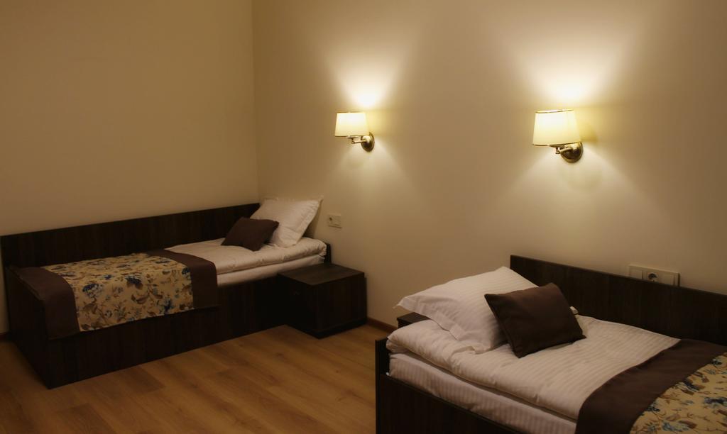 Non-Stop Economy Hotel Boryspil Ngoại thất bức ảnh