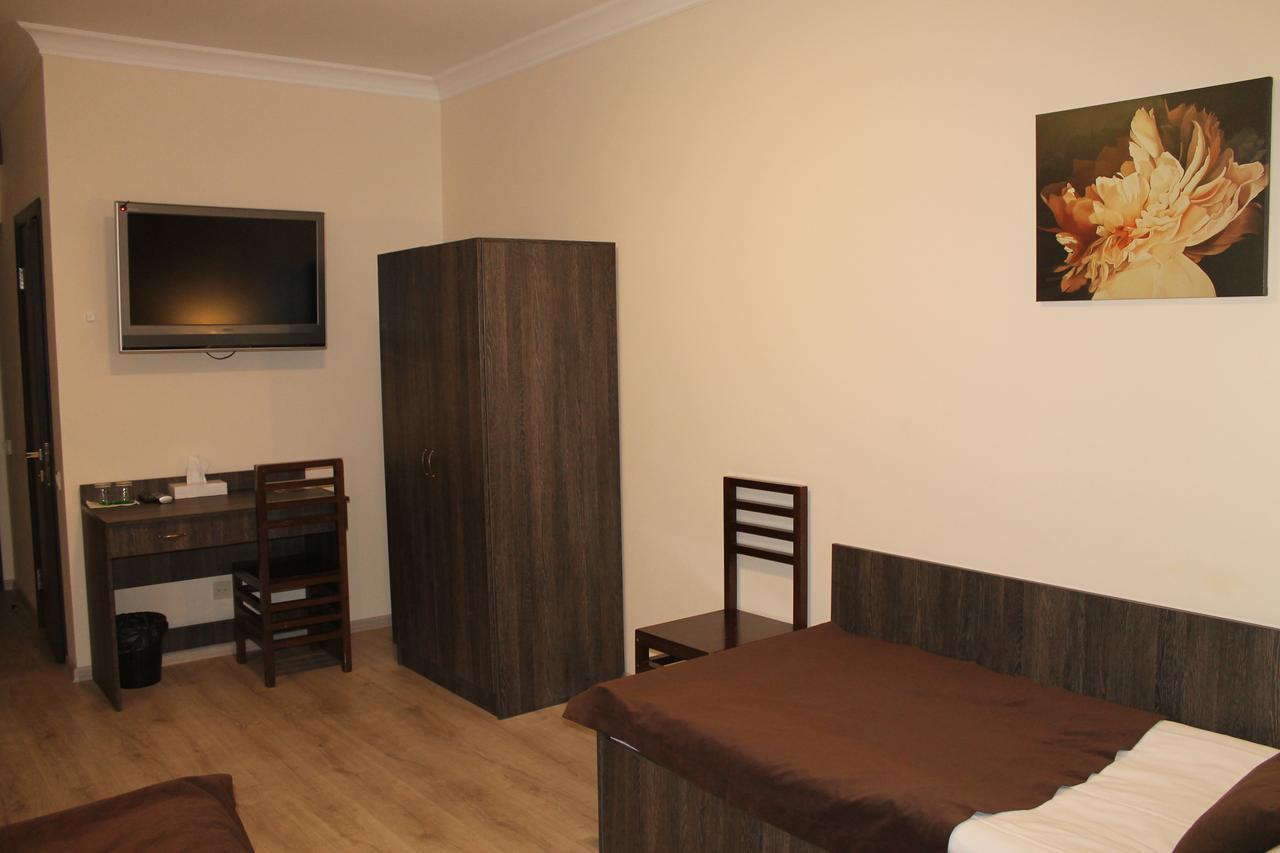 Non-Stop Economy Hotel Boryspil Ngoại thất bức ảnh